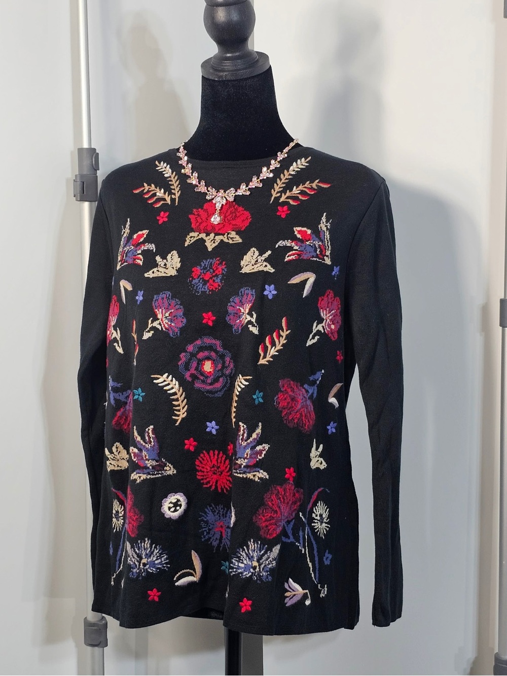 #298 J. Jill Small Petite Black Floral Embroidered Long Sleeve Top size Small
